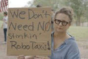 海口特斯拉在得州奥斯汀遭遇抗议活动：反对马斯克Robotaxi计划
